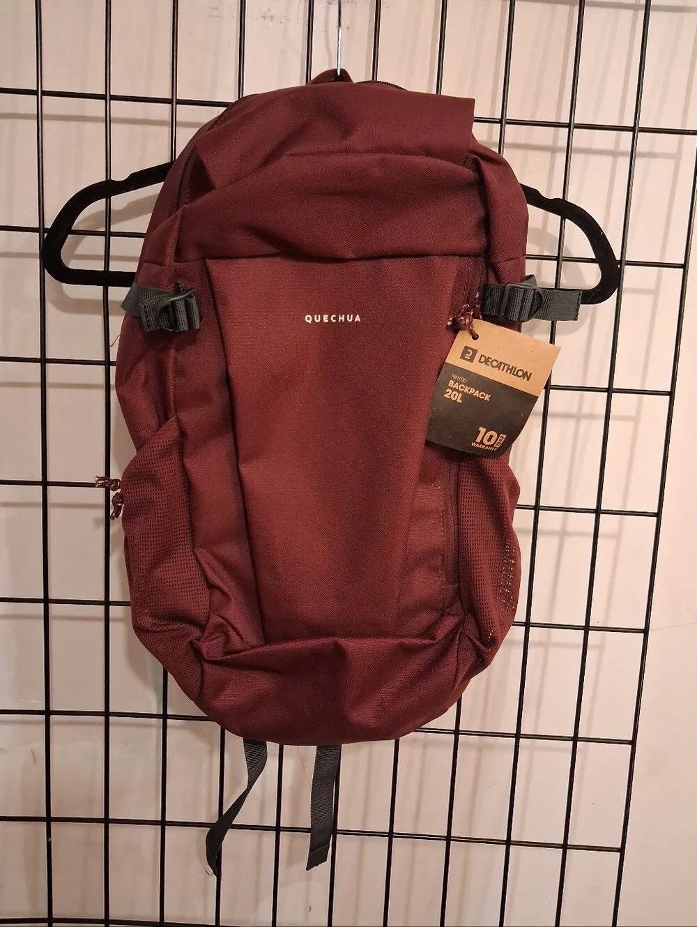 Quechua NH100, 20L Nature Hiking Backpack, Unisex, Burgundy